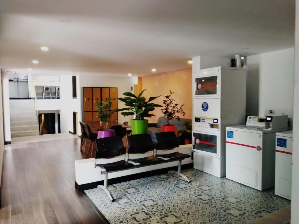 Hostal - Hotel - Apartaestudios Amoblados Chapinero Las Mandarinas - Coworking Bogotá Dış mekan fotoğraf